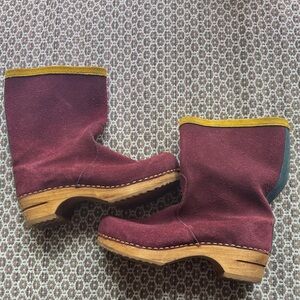 Stylish Burgundy Suede Women's Boots